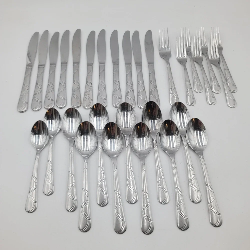 30pc Cambridge Silver Felicity Flatware Set Stainless Steel Satin Leaf Pattern